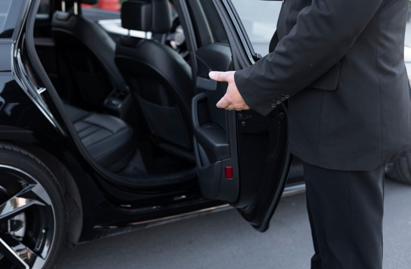 5 Essential Tips for Booking a Wembley to Luton and stansted Airport Taxi with Fast Cars Wembley
